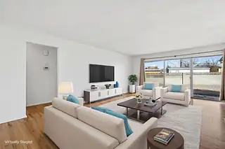 5701 Madeira Place NE Living Room