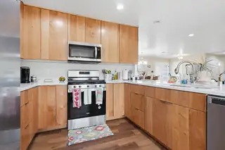321 Hillandale Avenue Kitchen