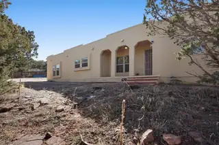 6 Derek Court Exterior Front