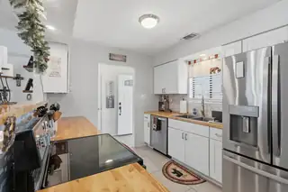 1650 El Dorado Loop Kitchen