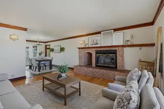 522 Clark Circle SW Living Room