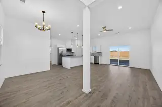 975 Night Sky Avenue NE Kitchen