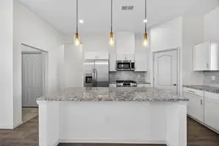 975 Night Sky Avenue NE Kitchen