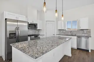 975 Night Sky Avenue NE Kitchen