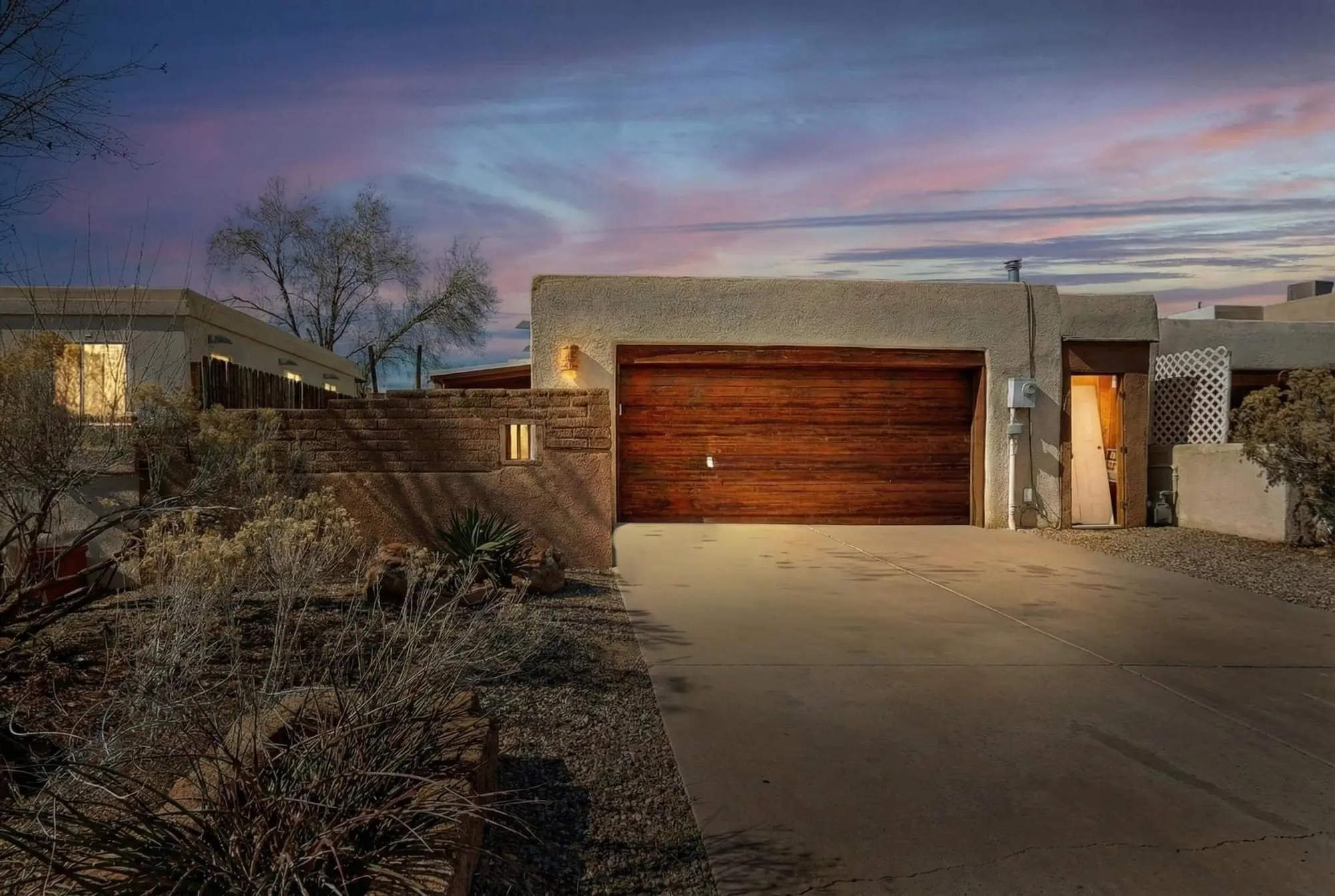 694 Lakeview Circle SE