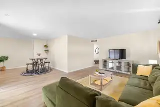 4508 Douglas Macarthur Road NE Living Room