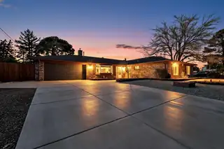 1525 Marron Circle NE Living Room
