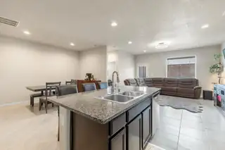 4317 Skyline Loop NE Living Room