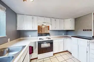 32 Mockingbird Hill Road Kitchen