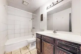 32 Mockingbird Hill Road Bathroom