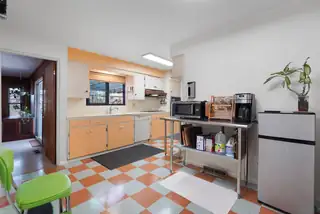 1113 Glorieta Street NE Kitchen