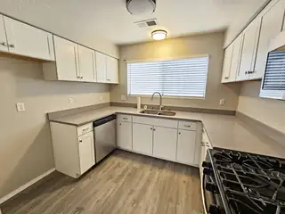 571 Star Villa Circle SE Kitchen