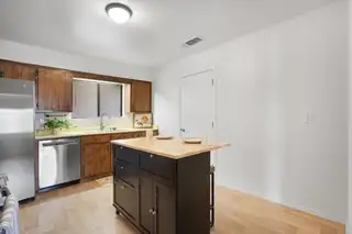 305 Gorman Avenue Kitchen