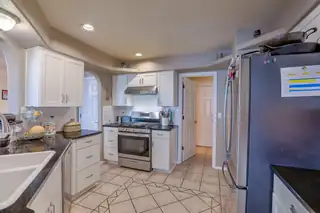 5101 Mirador Drive NW Kitchen