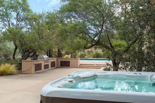 257 Camino De Lucia Hot Tub