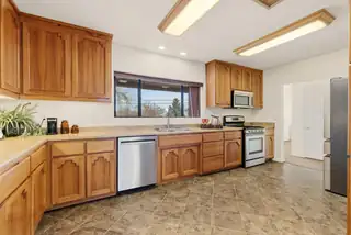 965 W Bosque Loop Kitchen