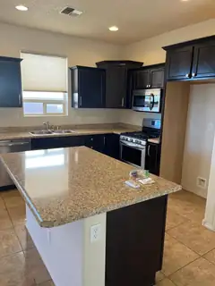 2027 Maywood Drive SE 