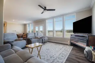 143 Nm 217 Living Room