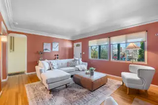 420 Bryn Mawr Drive SE Living Room