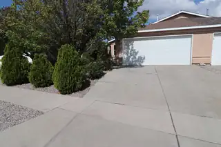 11435 Miravista Place SE Garage