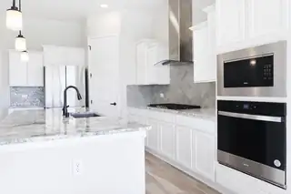 704 Amatista Loop SE Kitchen