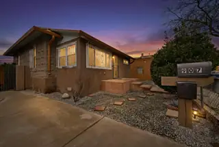 907 Edith Boulevard SE, Albuquerque 
