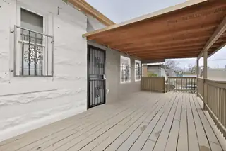 907 Edith Boulevard SE Patio