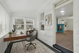 907 Edith Boulevard SE Home Office