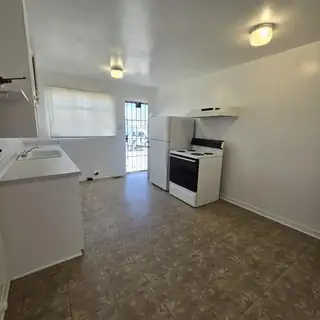 205 Madison Street NE 