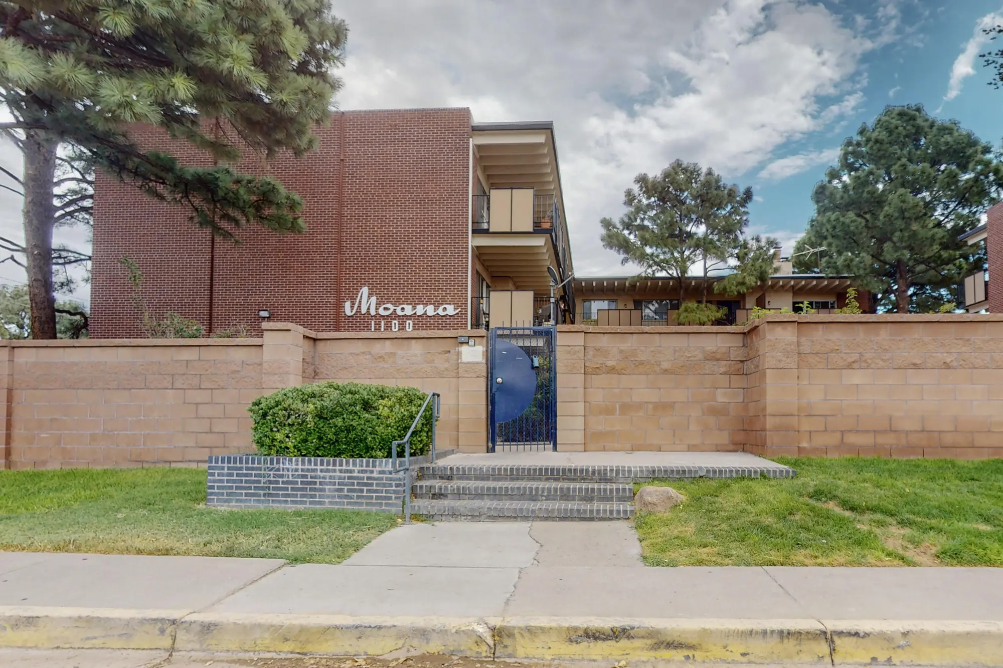 1100 Alvarado Drive SE