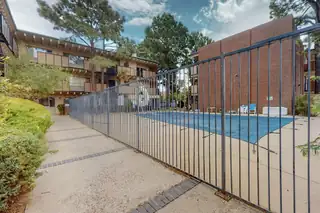 1100 Alvarado Drive SE 