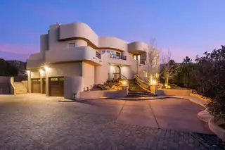 1446 Honeysuckle Drive NE Exterior Front