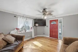 2671 Highway 47 Living Room