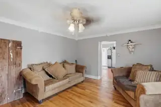 2671 Highway 47 Living Room