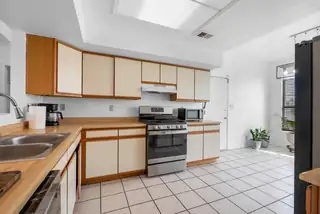 4628 Rockaway Loop NE Kitchen