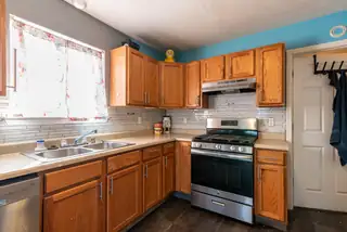 500 90th Street SW Kitchen