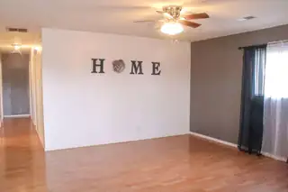 6209 Sunset Gardens Road SW Living Room