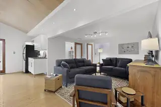 1640 Stanford Drive NE 