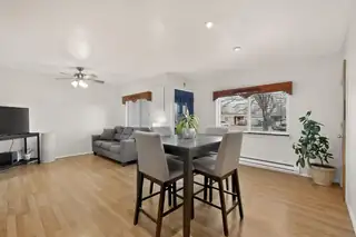 329 Shannon Place NW Living Room