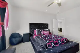 10683 Valedon Lane SW Home Office