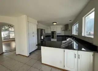 8212 Eagle Rock Avenue NE Kitchen