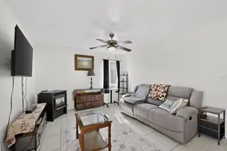 3032 Laurel Meadows Drive NE Living Room