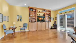 331 Rio Chama Circle SW Living Room