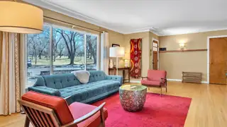 707 Richmond Drive SE Living Room