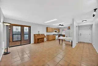 5516 Delhi Street NE Living Room