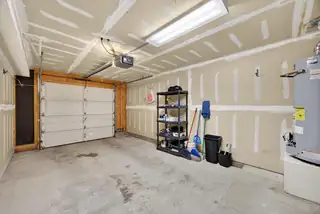 5516 Delhi Street NE Garage