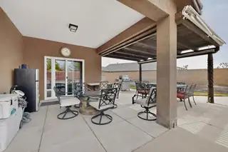 4021 Paseo Vista Place NE Patio