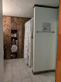 608A Del Rio Street Bathroom