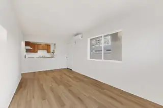 8320 Trumbull Avenue SE 