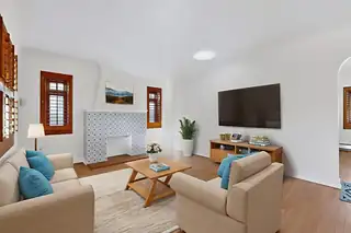 324 Wellesley Drive SE Living Room